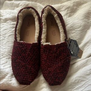 NWT toms